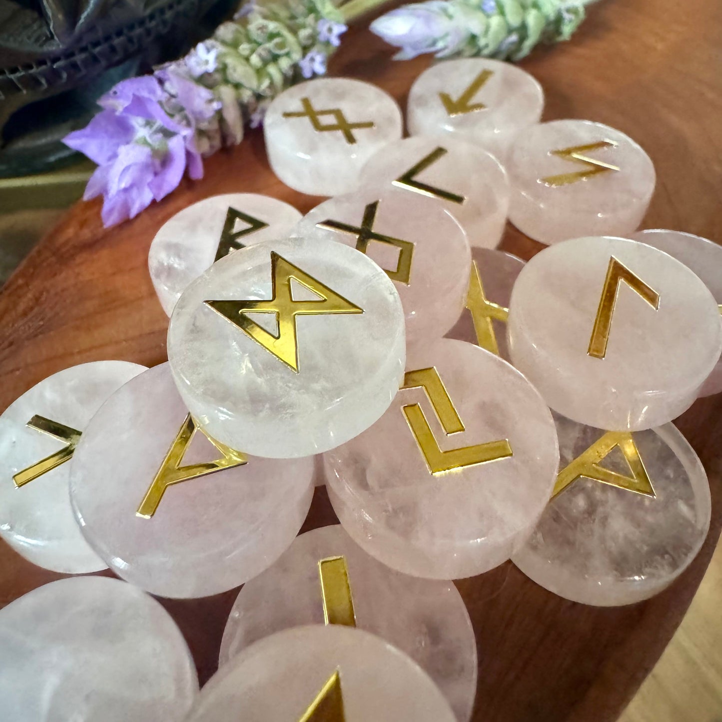 Runas De Cuarzo Rosa