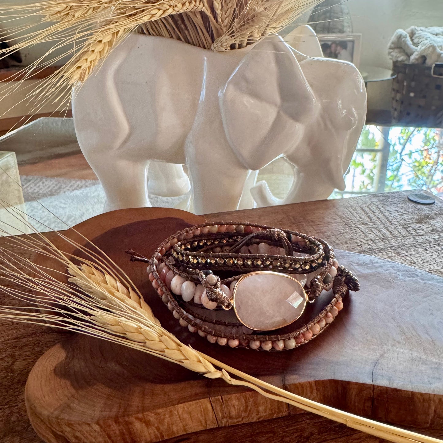 Pulsera "Wrap" con Cuarzo Rosa en Bruto