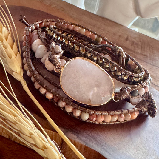 Pulsera "Wrap" con Cuarzo Rosa en Bruto